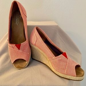 Toms Red and White Striped Wedges